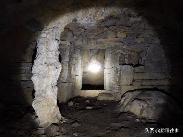 寻找一个古人类遗址不遇，居然无意间发现了一个躲匪洞