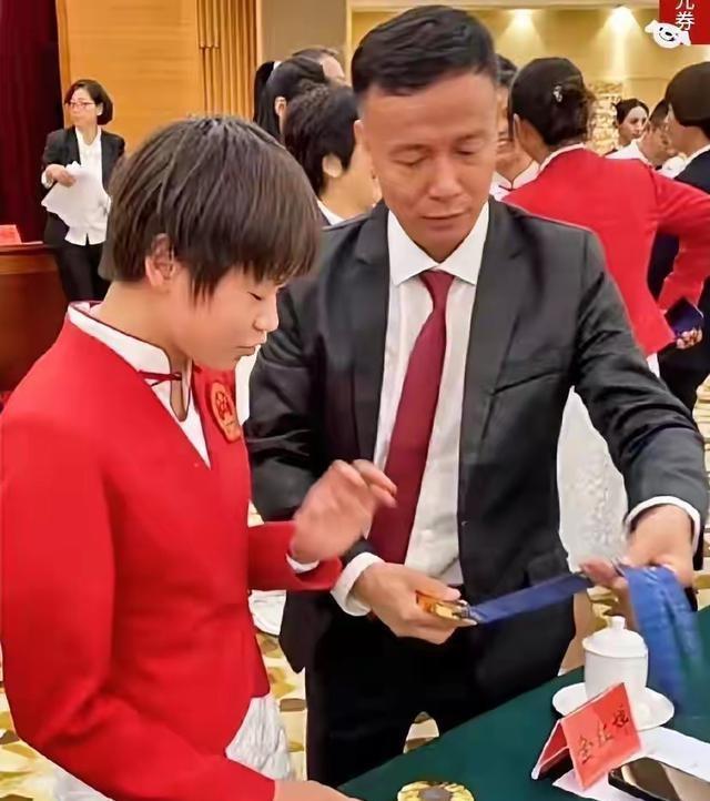 全红婵恩师何威仪揭秘：其实我跟全红婵有很多矛盾，原来是这样的
