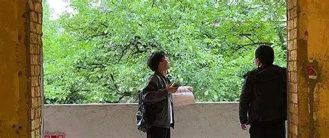 为什么很多人在偷偷收购“步梯房”？内行说出实情，被一语点醒了