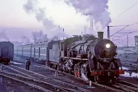 八十年代前火车软卧不能随便坐，普通人不卖票，干部必须14级以上图片