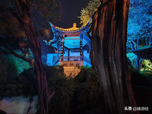 夜游瘦西湖，二十四桥明月夜，春江花月五亭桥