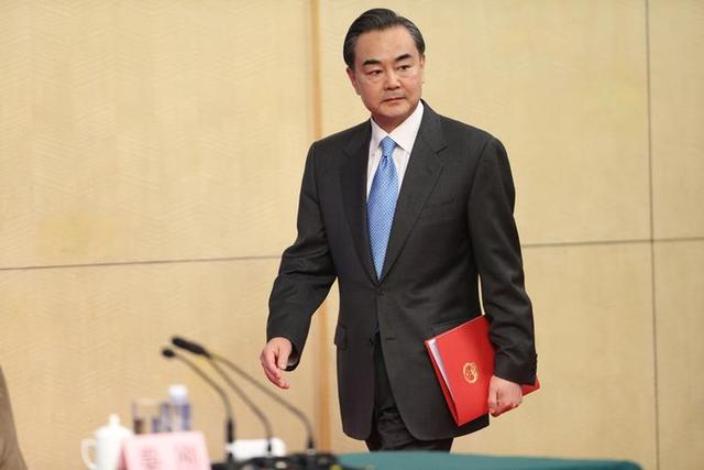 日方挑衅升级！中国舰队出兵钓鱼岛，竟遭日方抗议，中方反将一军