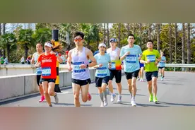 万众“崇”爱的2025上海长江半程马拉松等你来报名图片