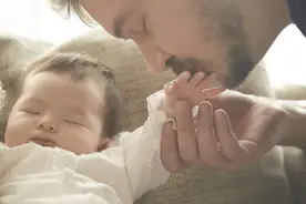 儿子的女朋友到我家一个多月了，我都快疯了，何时是个头图片