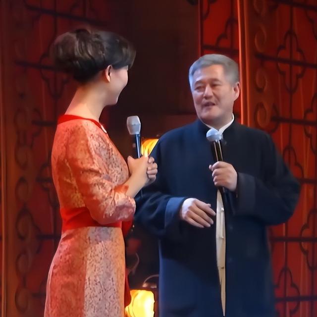 闫学晶事件升级！官媒批评毫不留情，赵家班多人受牵连，麻烦大了