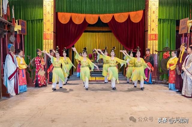 洪洞大槐树景区30余场表演嗨翻国庆假期