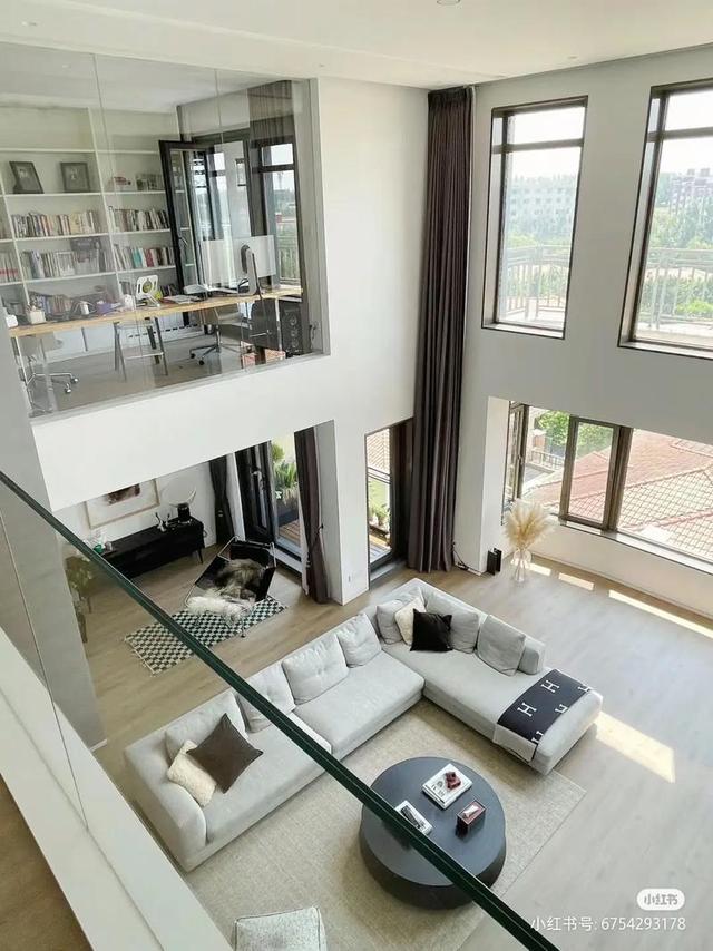 镂空设计加持下的三层自建房布局优化与创意指南