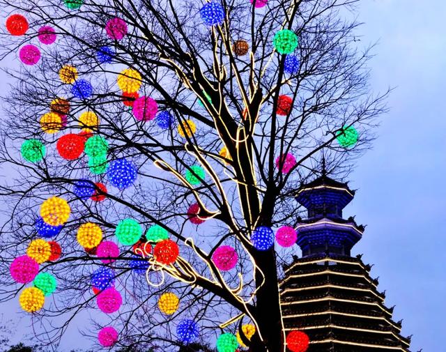 桂林:首届非遗千灯游园,光影艺术璀璨盛宴!