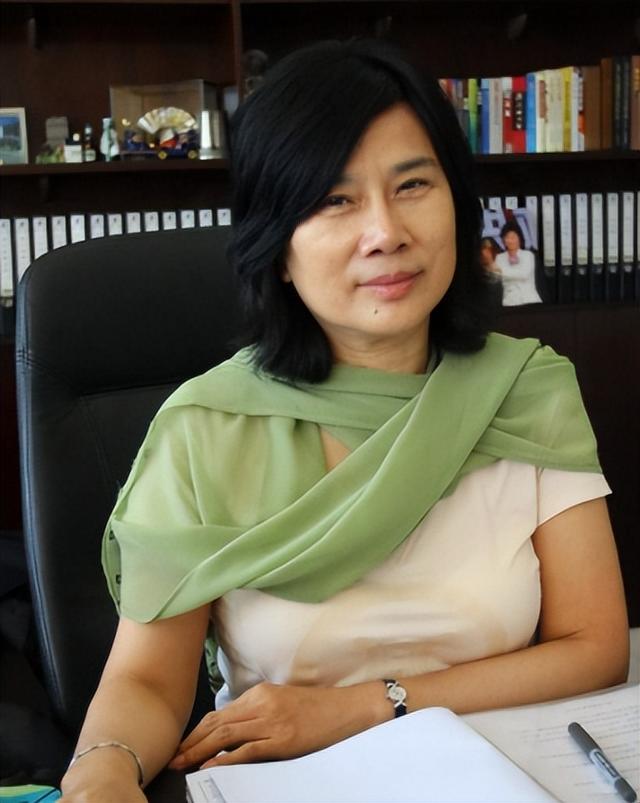 被停职审查、转移资产、搞办公室恋情，董明珠身上标签哪个是真的