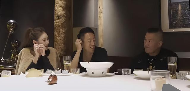 没想到，再婚半年的汪小菲，因台湾馆长的一番话，实现口碑暴增