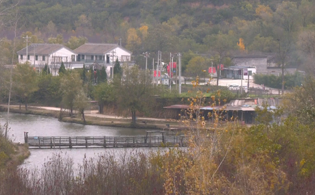 蓝田白鹿原秋韵氤氲 彩林碧水绘静美画卷