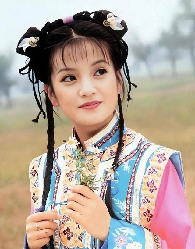 善恶终有报！49岁赵薇近况曝光，事业没了婚也离了，丑闻太恶劣
