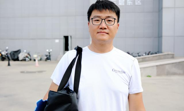 羽毛球要不要报班？—— 一个零基础小白的40小时小班课实践报告