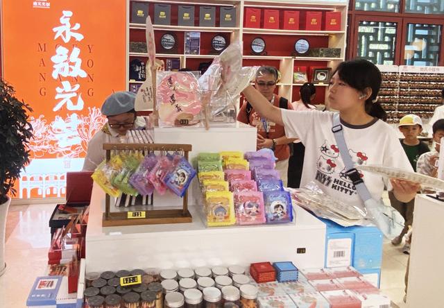悦·遵义丨遵义会议纪念馆迎暑期红色旅游热潮