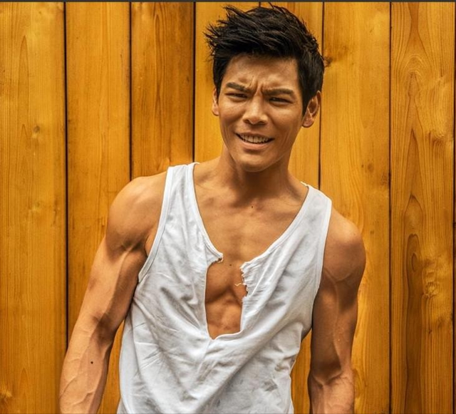 向府治丧现场大批警员戒备！向太向佐露面，遗嘱分配曝光出乎意料