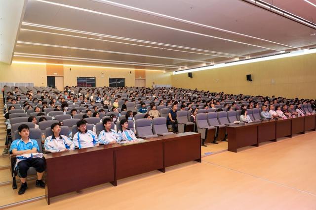 AI数字人解锁数智新体验 江岸区科普进校园点亮青春科学梦