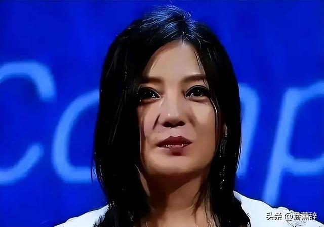 不顾形象亲日辱华，野心勃勃的赵薇露出真面目后，如今下场有多惨