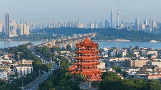 登高揽胜！她见证武汉巨变，三镇风华依然“于斯为盛”