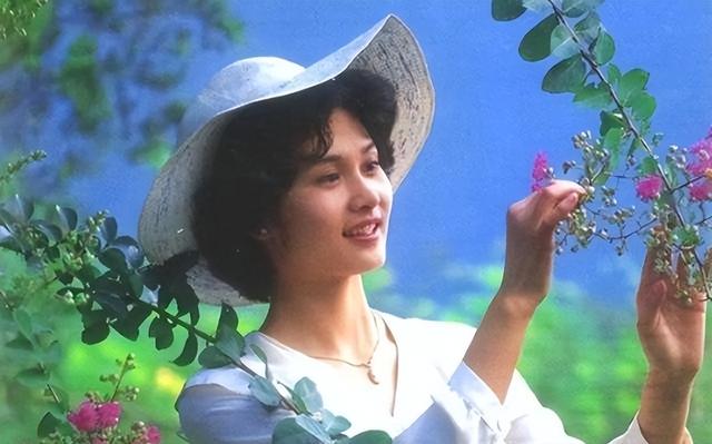 80年代家喻户晓的女演员，嫁给军委副主席儿子，离婚后混得如何？