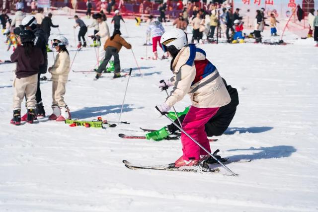 手慢无！明月山滑雪季早鸟票限量开抢，最低198元薅到爽！