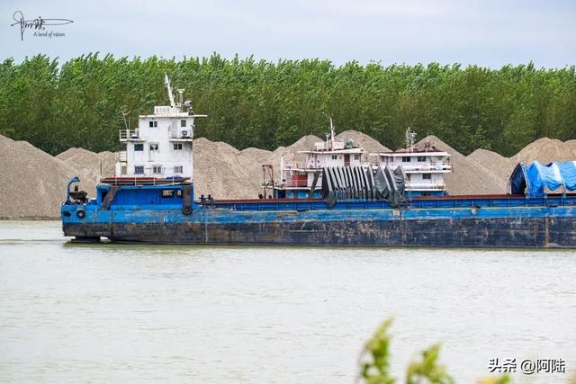 抓拍长江挖砂现场,据说现在管理很严,曾有人被起诉赔偿189万