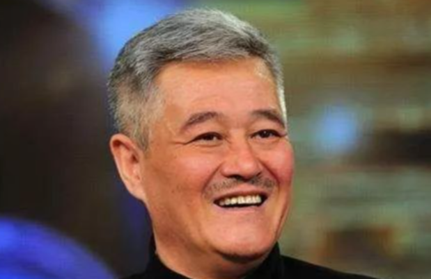 80岁何庆魁不再隐瞒，坦言与赵本山的“真实关系”，宋丹丹说对了
