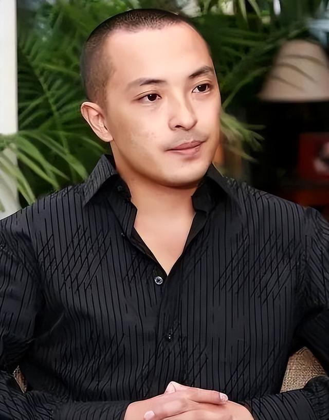 明明演技一般，却被捧成“老戏骨”，这12位演员终于现出原型了？