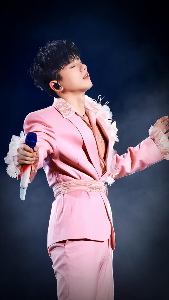 央媒发文，高调官宣42岁张杰喜讯，全网恭喜，终于等到这一天