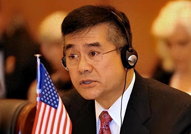 骆家辉警告中国：最好不要自主生产尖端芯片，这不是美国想看到的