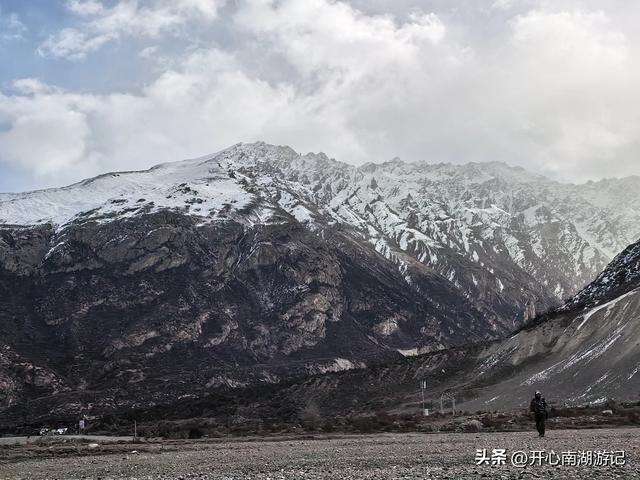 喀什经317到成都，边坝-洛隆，看祥格拉冰川，登顶观三色湖