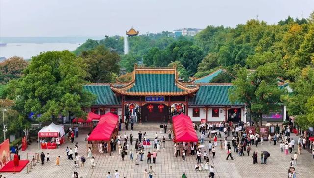 火爆！国庆中秋假期首日，超50000人次打卡岳阳楼景区