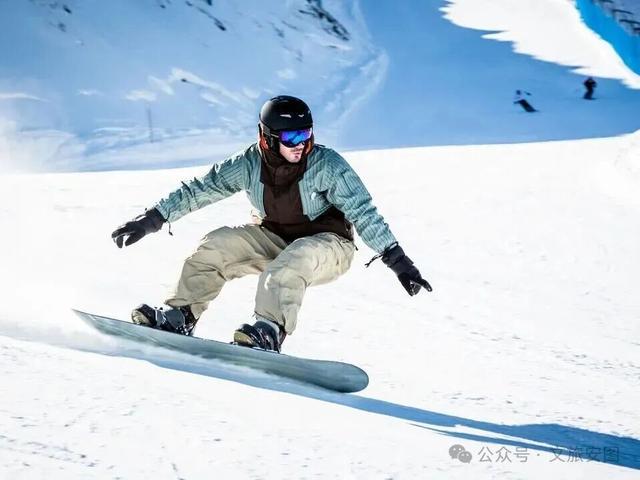 听说在安图滑雪，摔跤是种享受？这粉雪绝了，滑一次就上瘾！