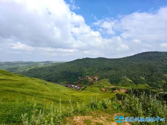 临夏初秋：山水画卷里的诗意与生机