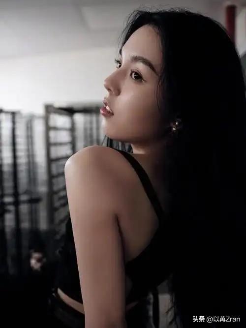 李咏也没想到，自己离世7年后，23岁的女儿就走上一条"不归路"