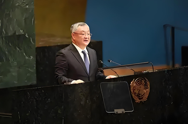 中方发出最后通告后，不到24小时	，中日舰艇正面交锋，石破茂警告