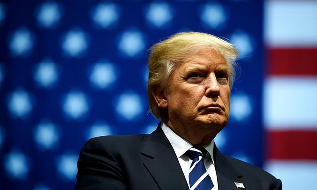 特朗普给马杜罗下最后通牒！灭国舰队抵近委内瑞拉，战争一触即发