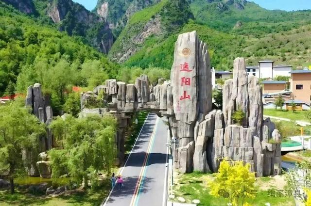 漳县：丹霞秘境 秋色如画