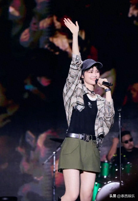 背靠大佬，嫁法国老头，瘫痪潦倒，李宇春身上的标签哪个才是真的