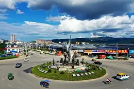 云南小县城，旅居养老很适合，物价超低，买一套房只需要2-3万图片