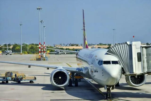 国内机票要涨价,为什么大家都在骂?