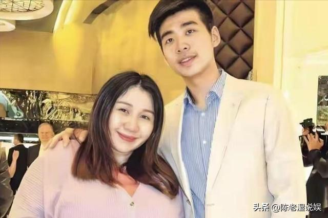 "哈弗学霸"辛奇隆：22岁成为赌王女婿，结婚5年后，他如今怎样？
