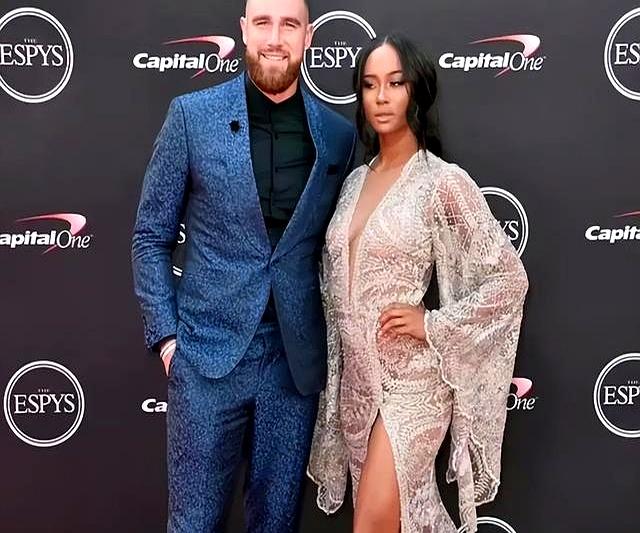 未婚夫前任多次网上挑衅，泰勒秀巨钻Gigi护航，一个举动赢得漂亮