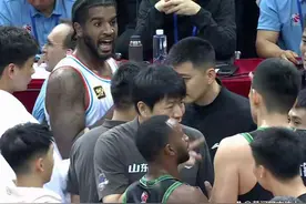 杨鸣与克里斯季前赛冲突原声曝光！侮辱性词语骂人恐遭遇重罚？图片