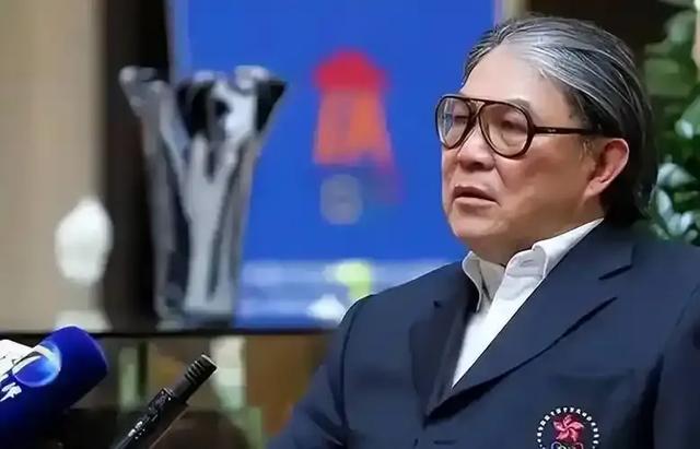 郭晶晶也没想到，79岁公公霍震霆再破天花板，让整个豪门圈沉默了