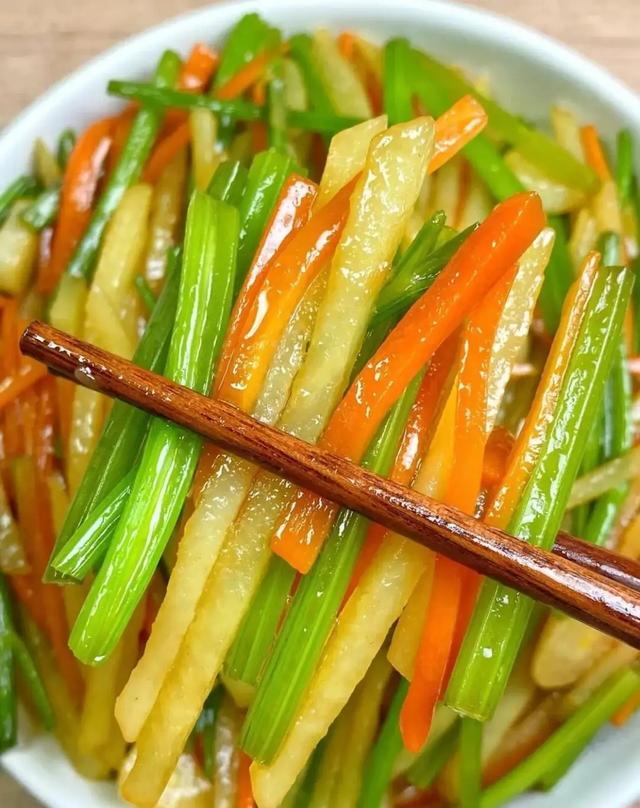 4种一吃就“拉屎”的蔬菜，被称为“肠道润滑油”帮助你顺畅拉屎