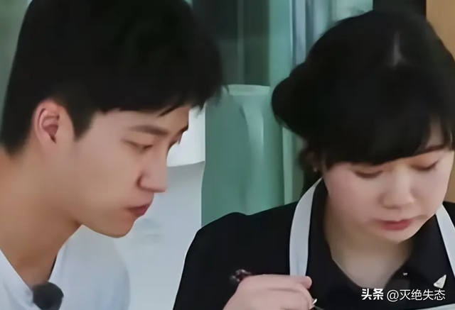 离婚4年	，福原爱与"横滨男"官宣生子，江宏杰声名狼藉惨到卖房子