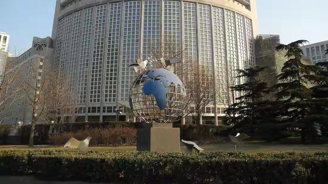 2天后，特朗普等来了北京的回复，中方给出的6个字，让他死心了