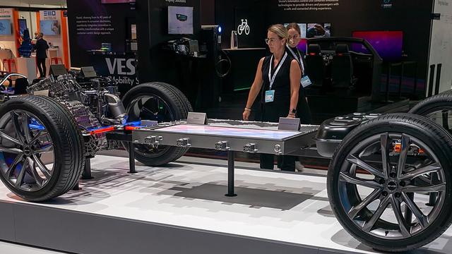 全球关键时刻：中国固态电动汽车电池下线，续航里程有望提升2倍