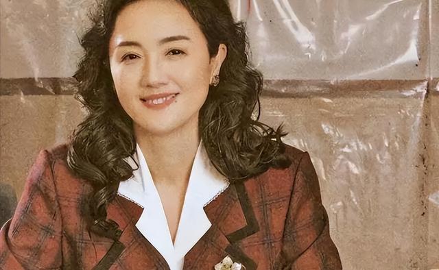 朱媛媛去世不到1年，52岁辛柏青现身春晚彩排	，恶心的一幕出现了