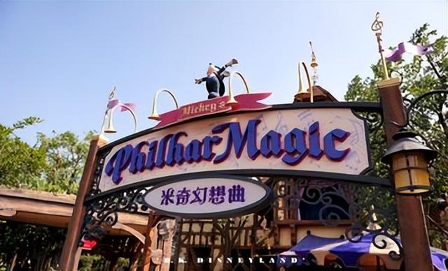 国庆节游乐园慌了！门票甩卖还亏钱，国产平替崛起，主题乐园遇冷